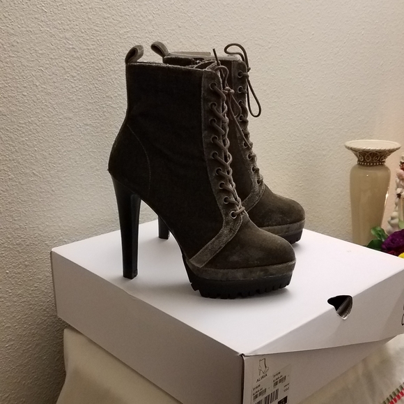 ALDO Boots - Picture 1 of 4